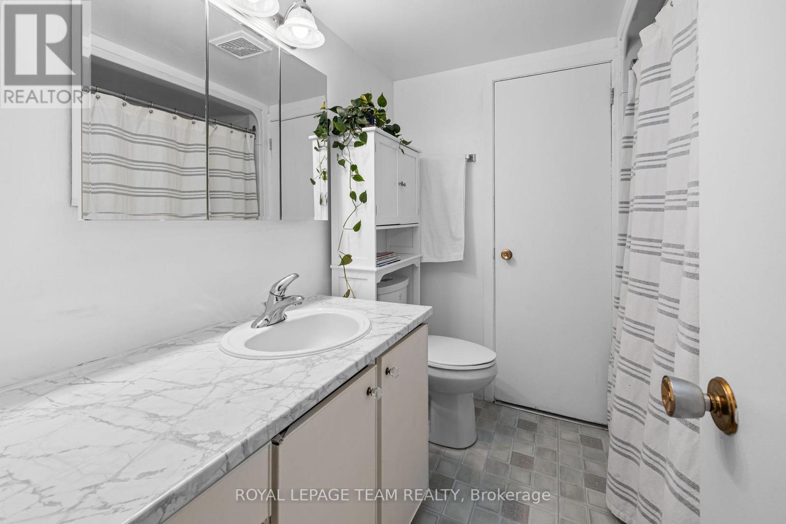40 Woodmount Crescent Property Photo 27