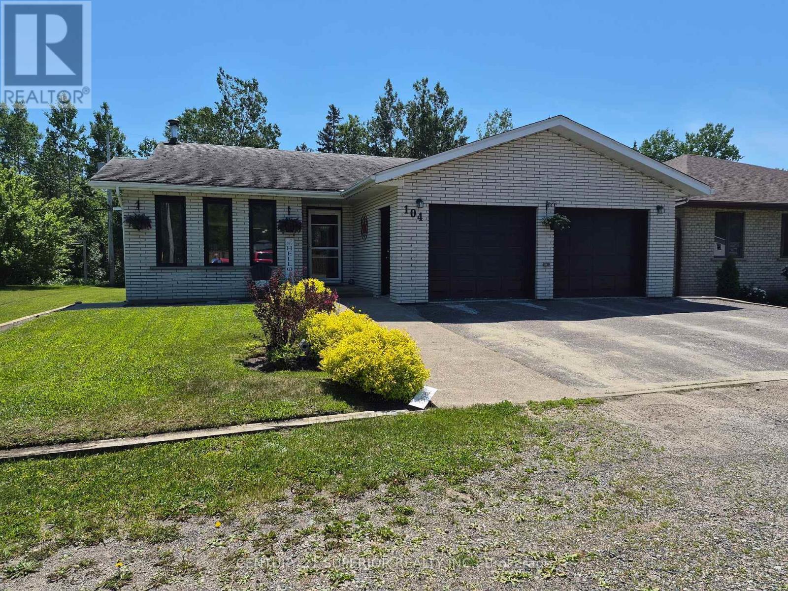 104 Centennial Drive Photo de la propriété 1
