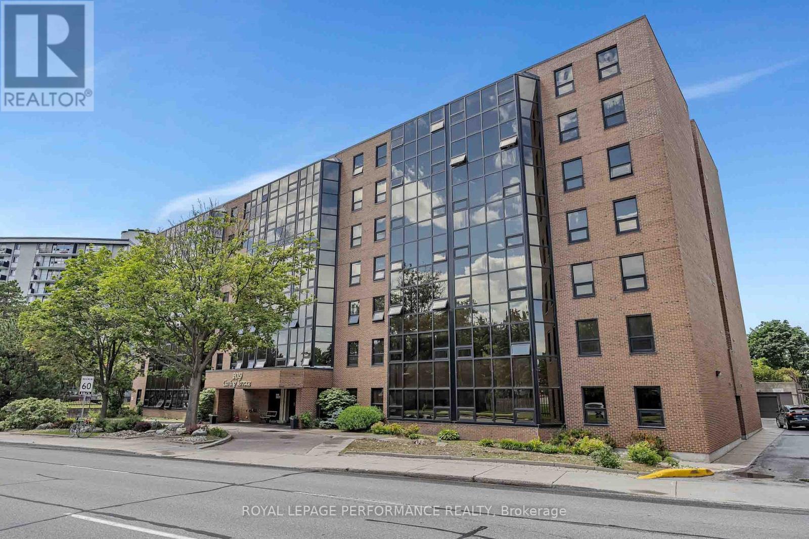 408 - 2019 Carling Avenue N Property Photo 3