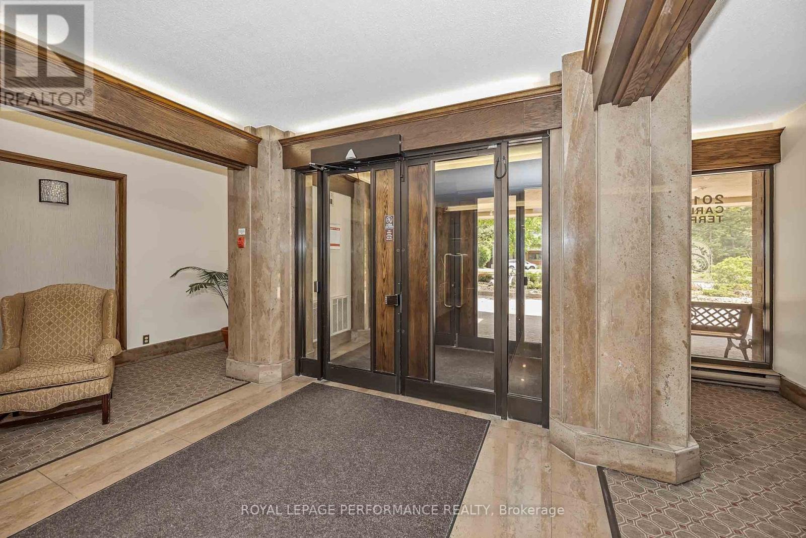 408 - 2019 Carling Avenue N Property Photo 6