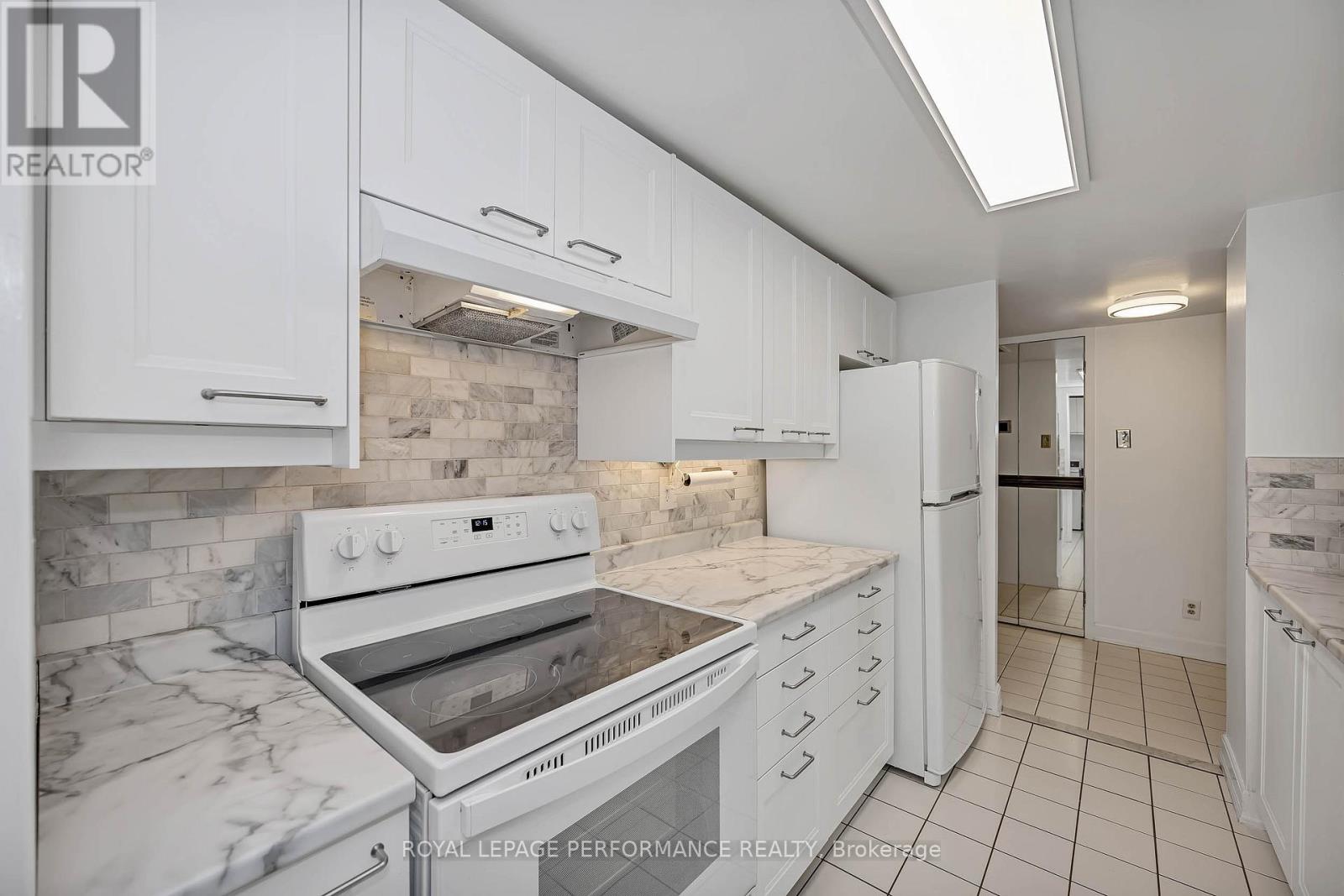 408 - 2019 Carling Avenue N Property Photo 14