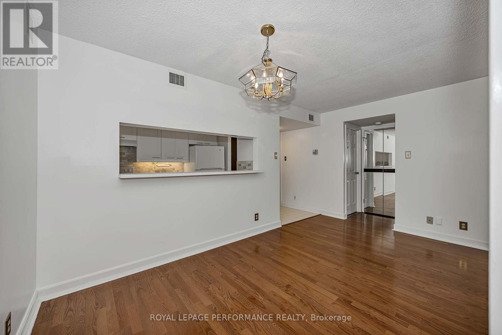 408 - 2019 Carling Avenue N Property Photo 21