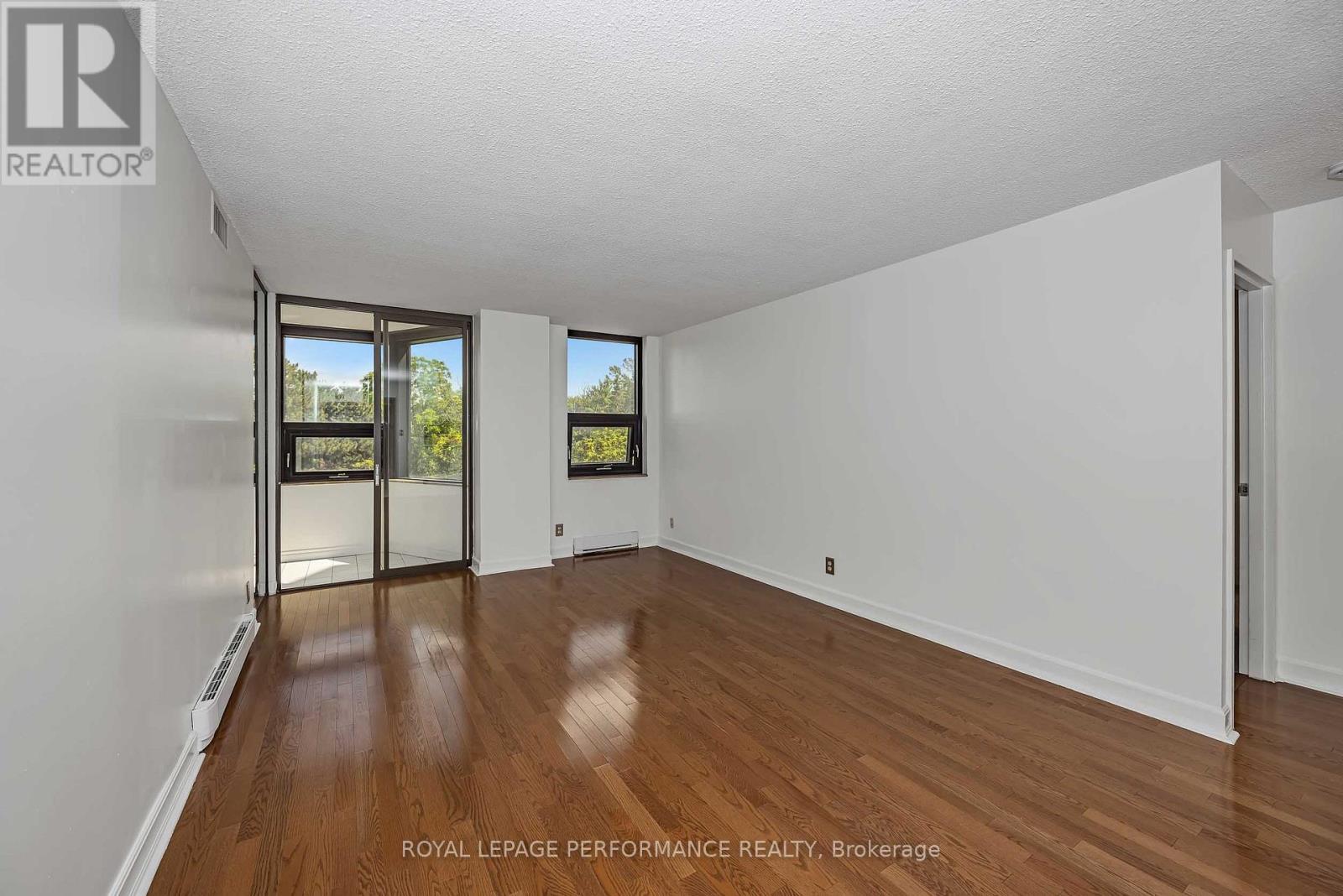408 - 2019 Carling Avenue N Property Photo 23