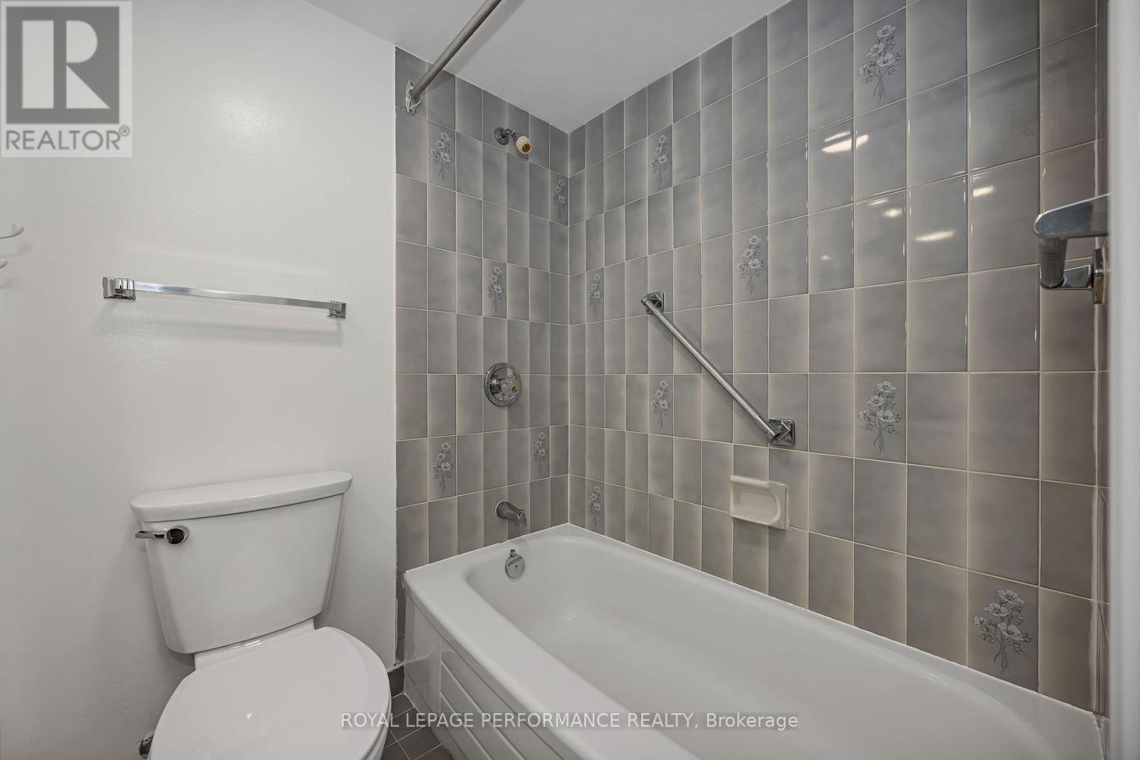 408 - 2019 Carling Avenue N Property Photo 29