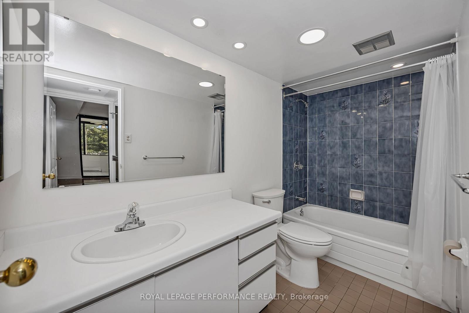 408 - 2019 Carling Avenue N Property Photo 35