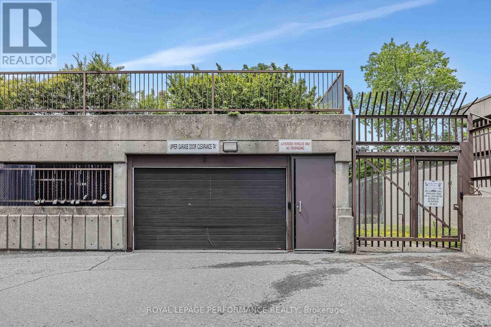 408 - 2019 Carling Avenue N Property Photo 37
