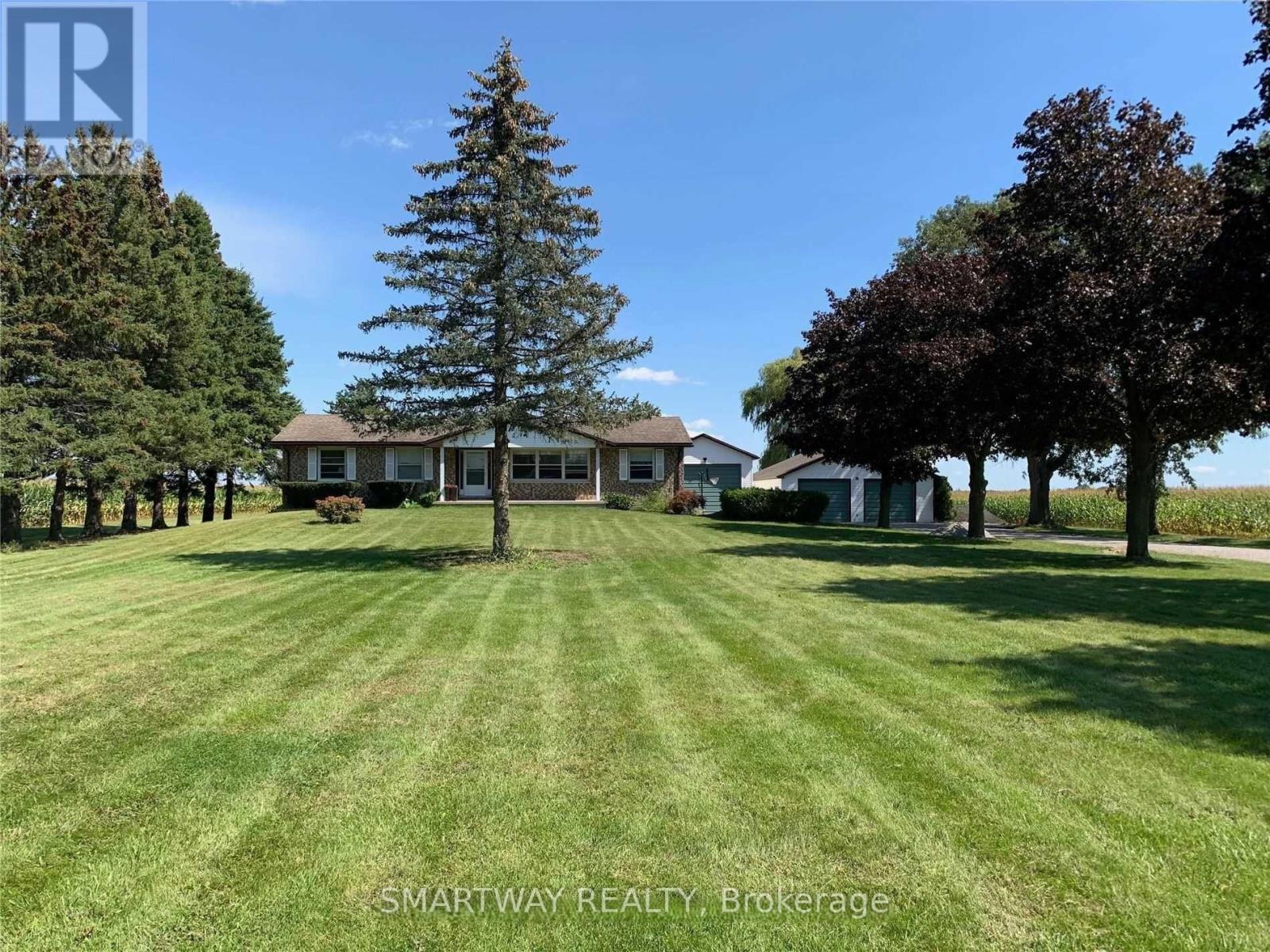 21436 Highbury Avenue N Property Photo 6