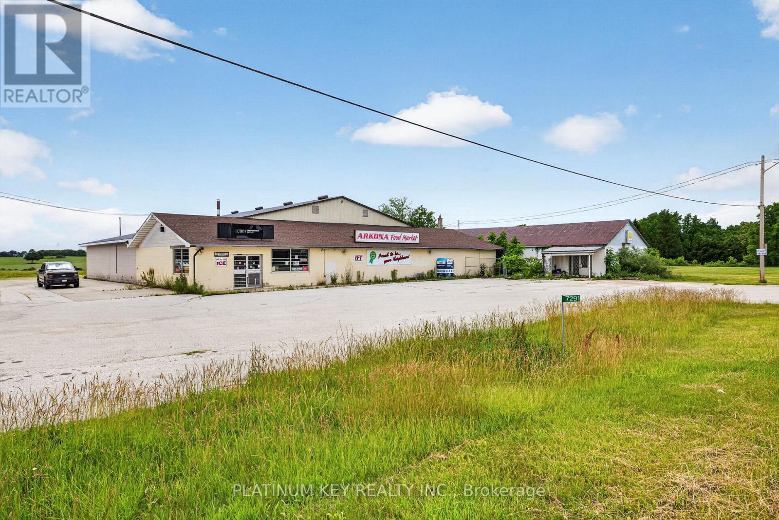 7291 Arkona Road Property Photo 1
