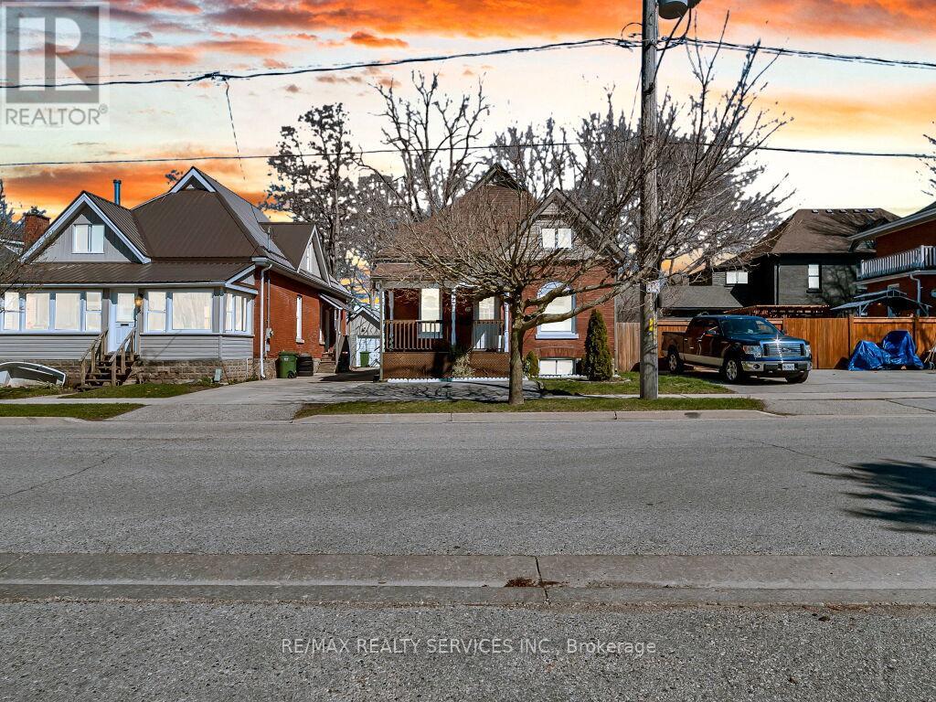 65 Moore Street Property Photo 1