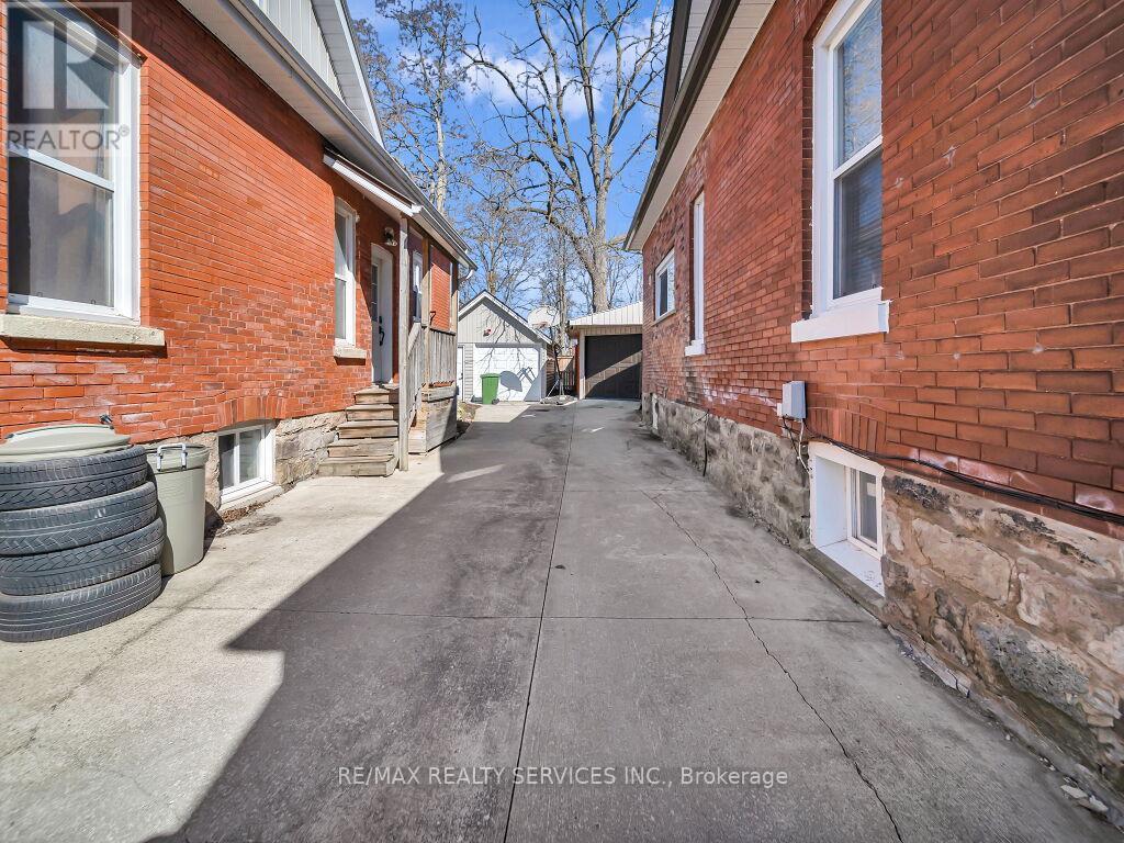 65 Moore Street Property Photo 9
