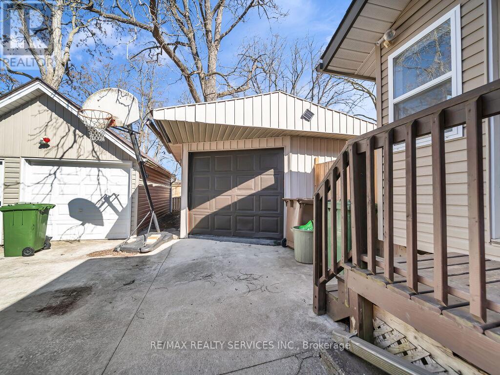 65 Moore Street Property Photo 10