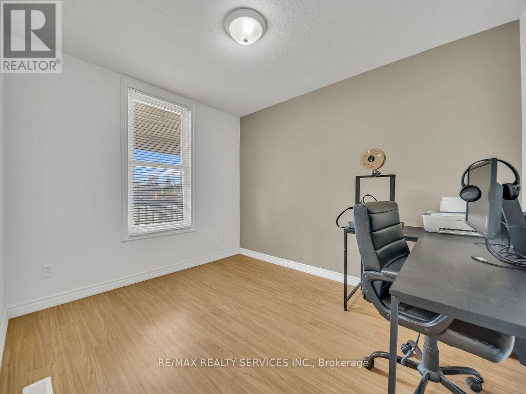 65 Moore Street Property Photo 18