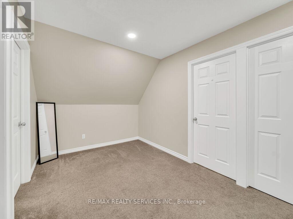 65 Moore Street Property Photo 35