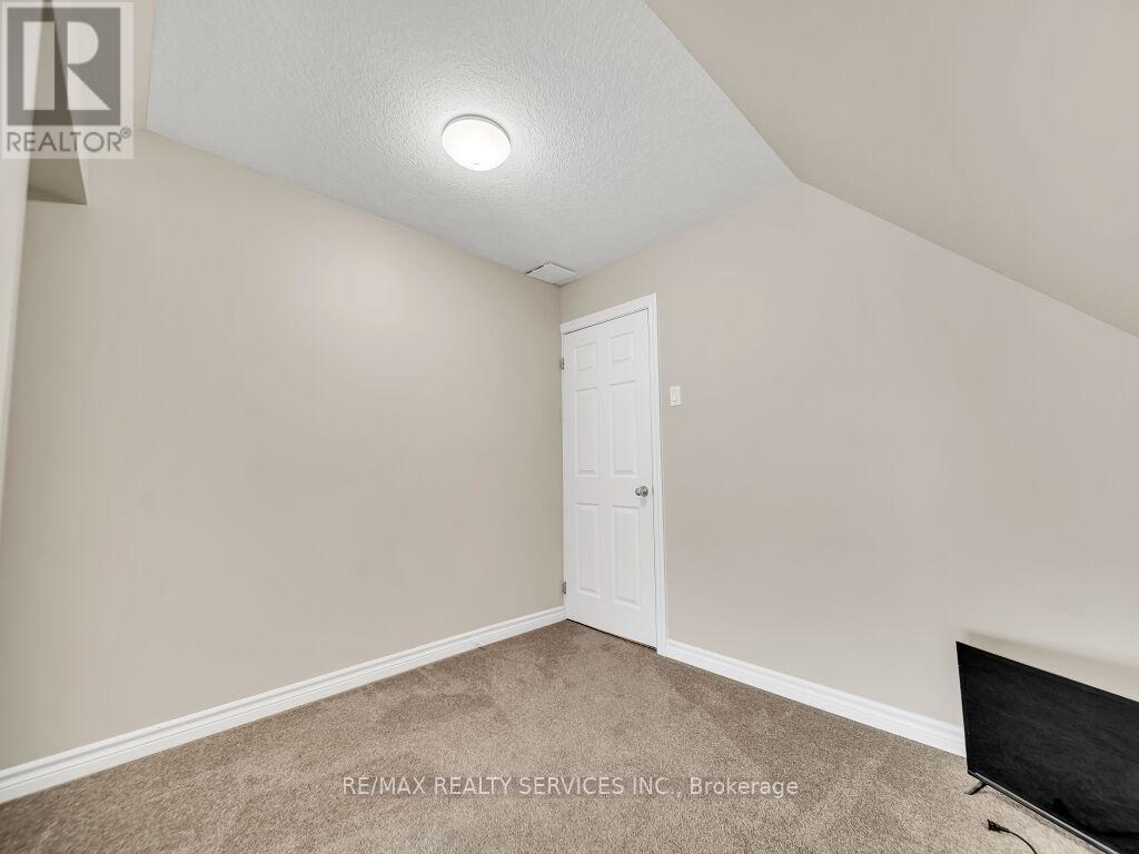 65 Moore Street Property Photo 37