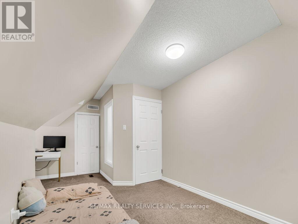 65 Moore Street Property Photo 40