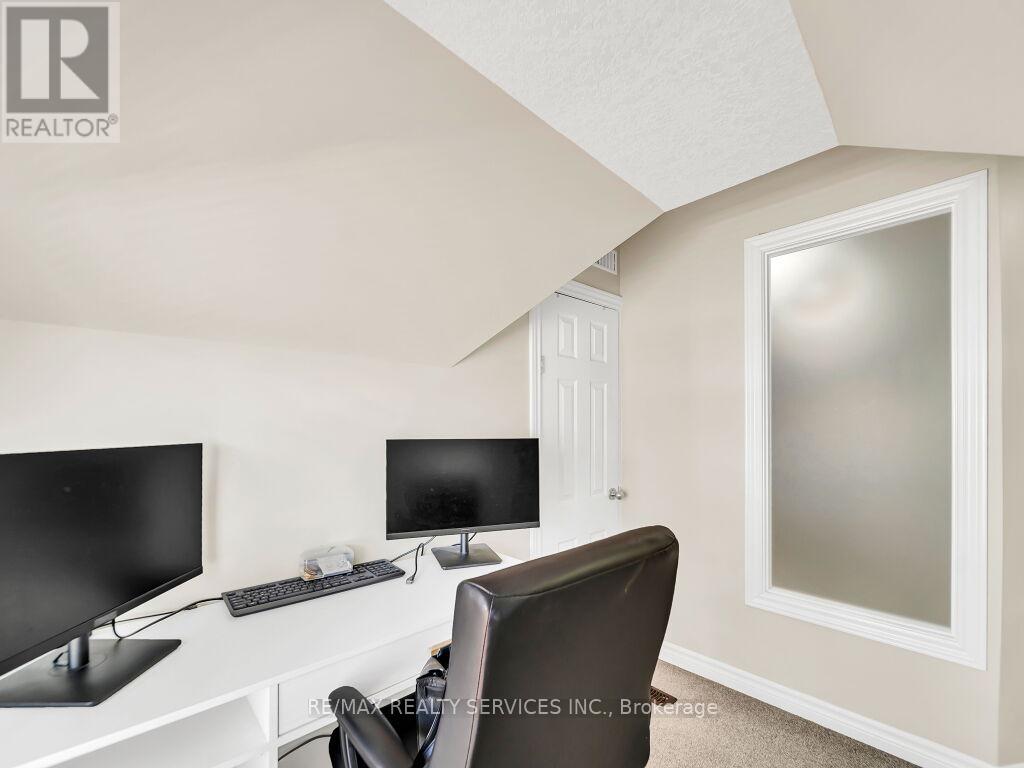 65 Moore Street Property Photo 42