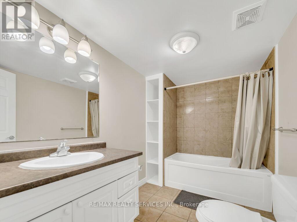 65 Moore Street Property Photo 43