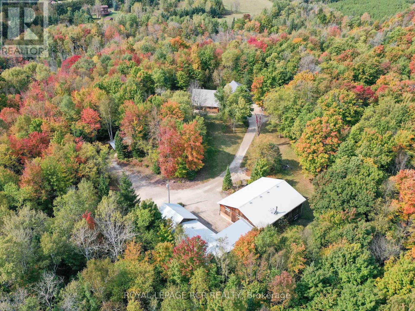 425457 25 Side Road Property Photo 2
