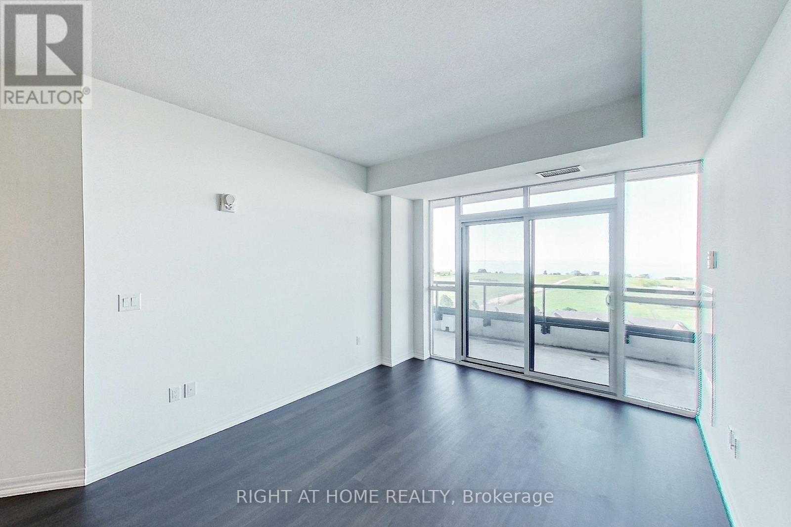 807 - 560 North Service Road Property Photo 7