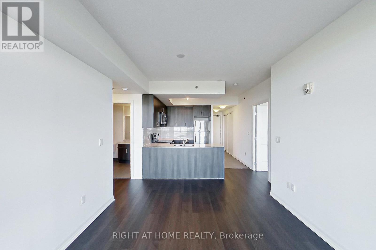 807 - 560 North Service Road Property Photo 8