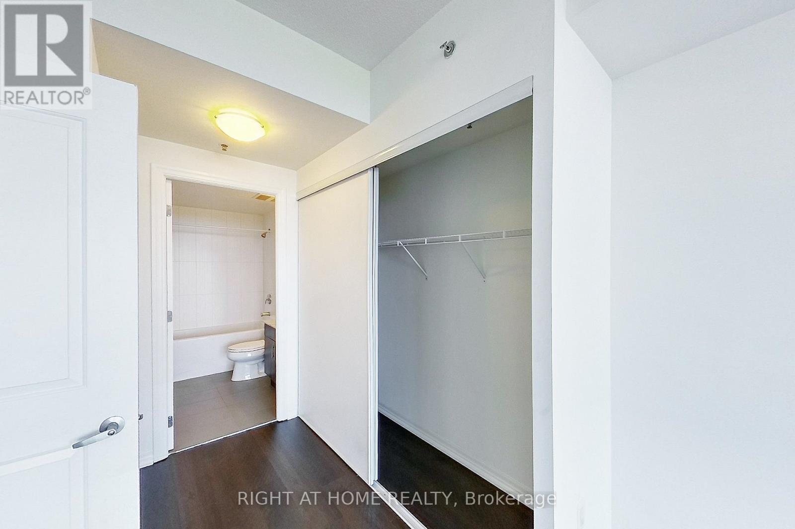 807 - 560 North Service Road Property Photo 11