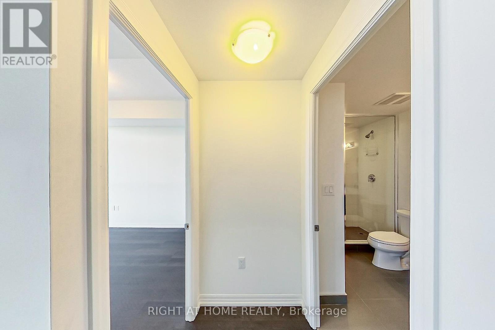 807 - 560 North Service Road Property Photo 14