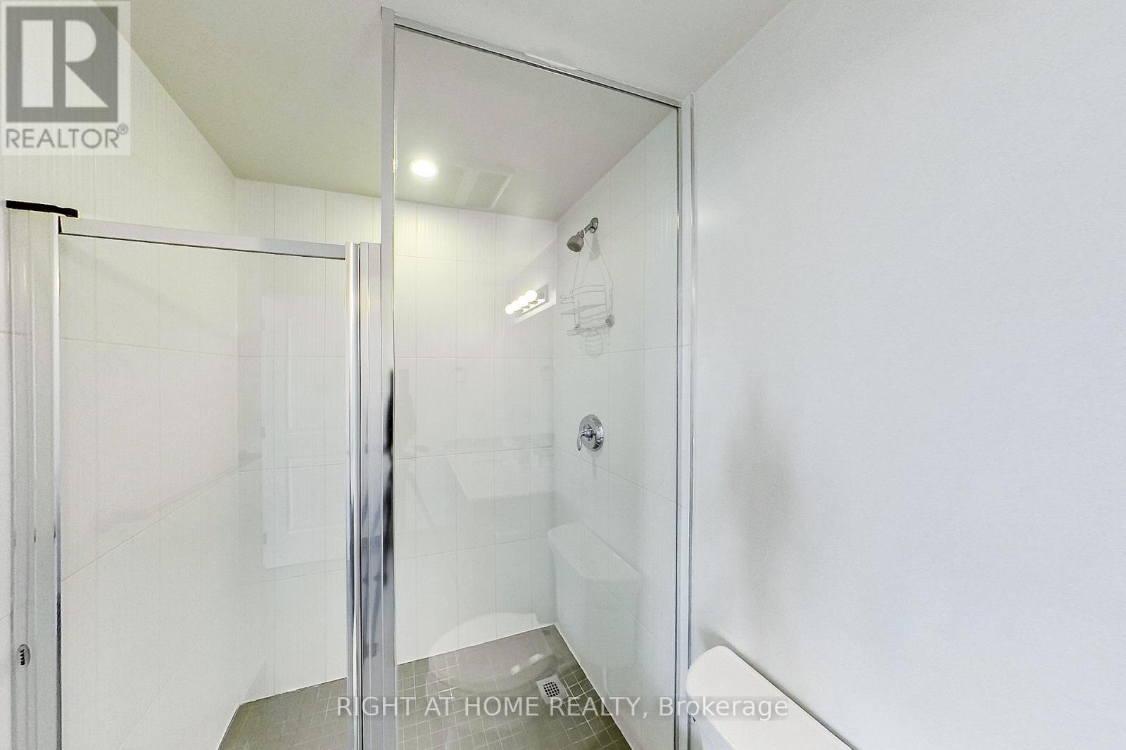 807 - 560 North Service Road Property Photo 19