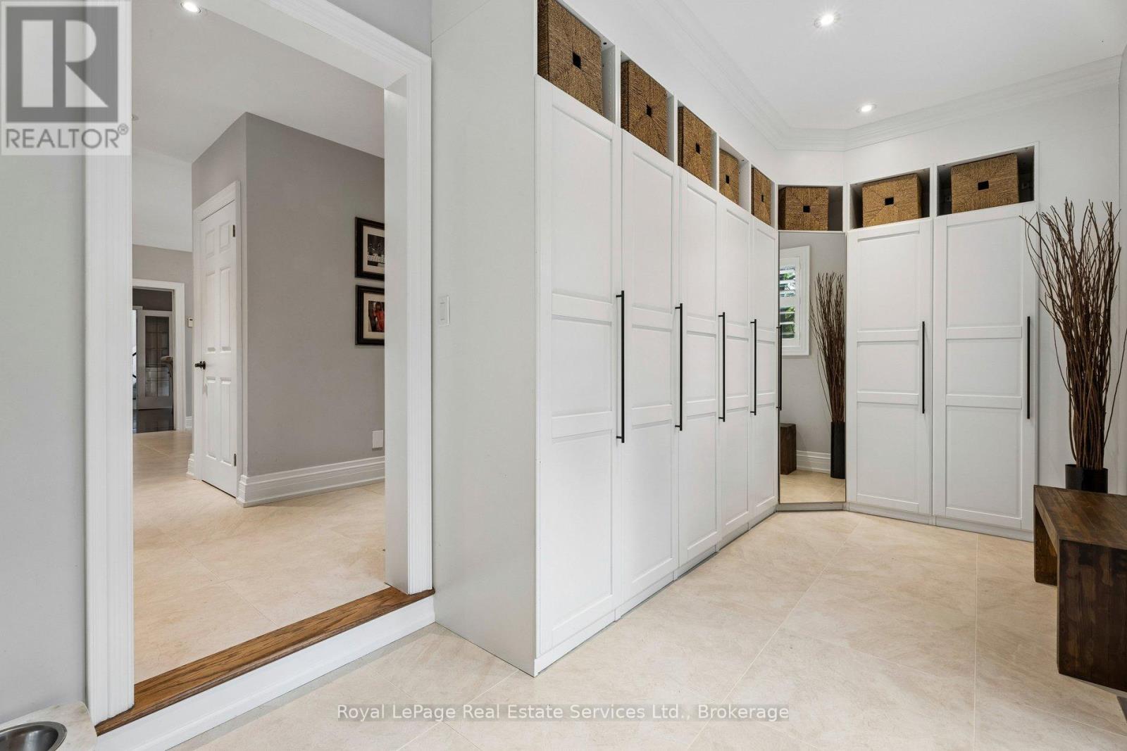 1 Stonebury Place Property Photo 6