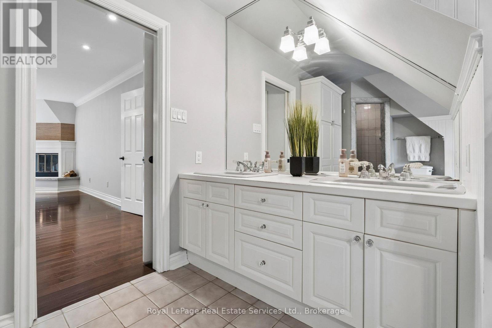 1 Stonebury Place Property Photo 33