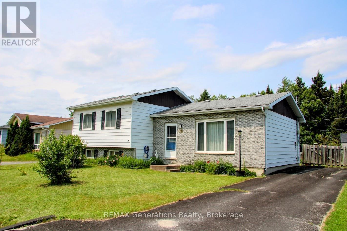 16 Matachewan Road Property Photo 1
