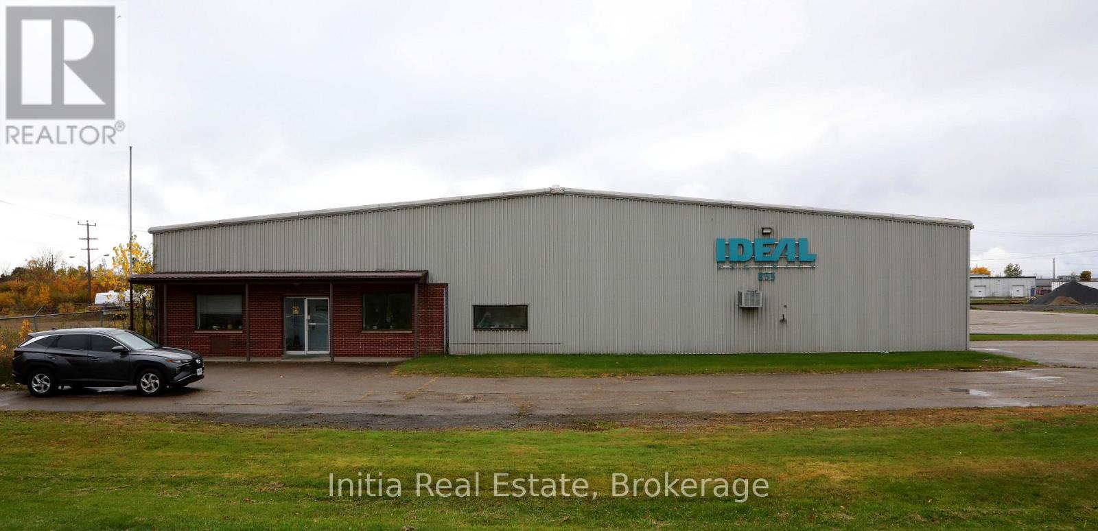 855 Edward Street Property Photo 6