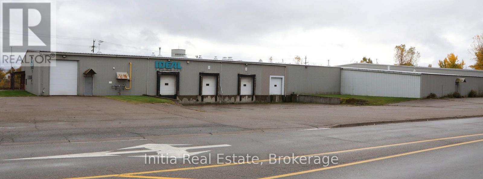 855 Edward Street Property Photo 8