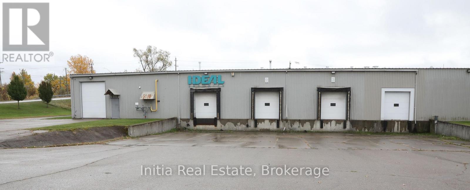 855 Edward Street Property Photo 10