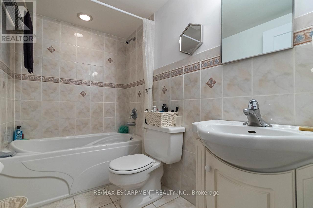 805 - 8 Woodman Drive S Property Photo 21