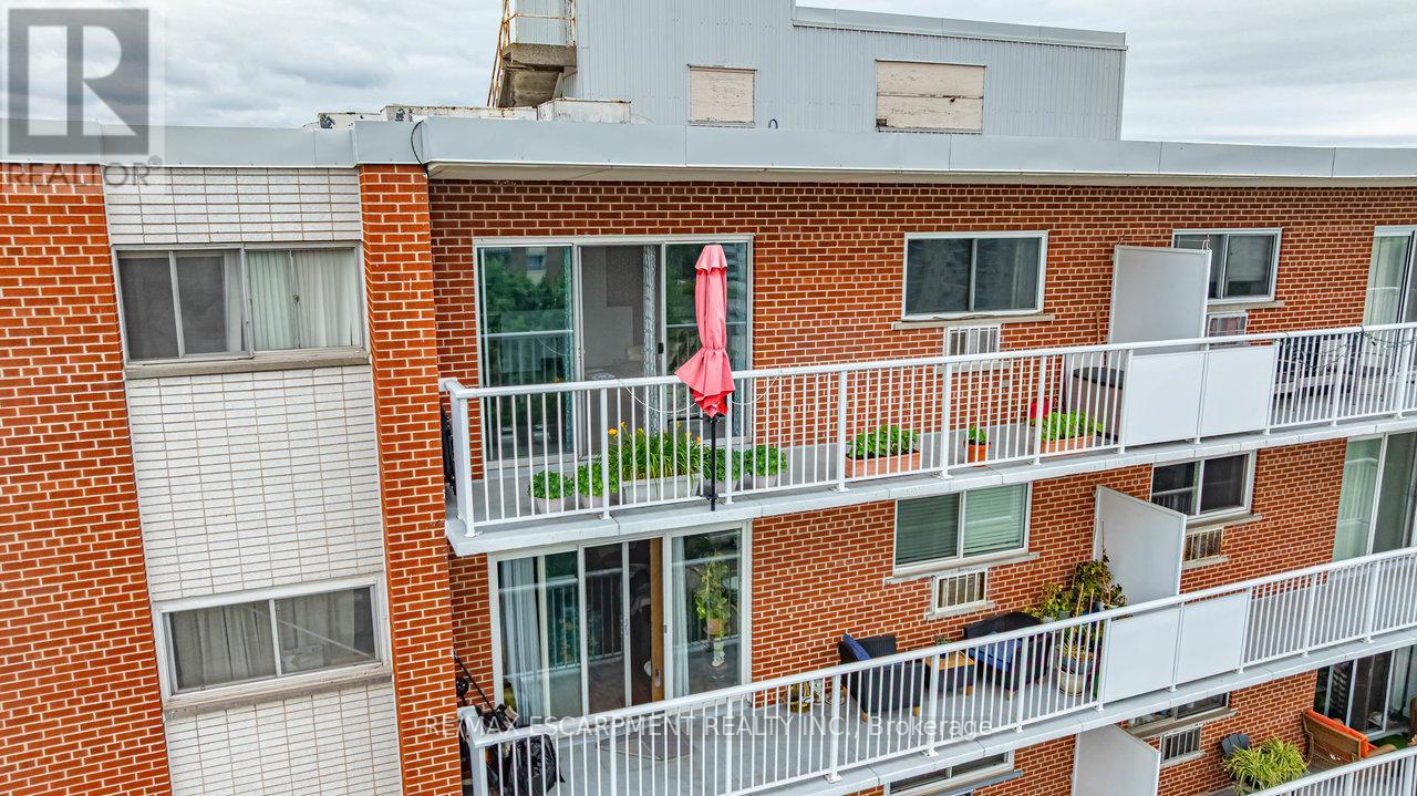 805 - 8 Woodman Drive S Property Photo 27