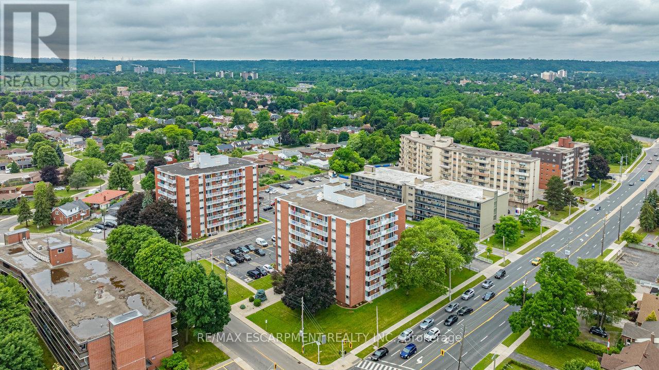 805 - 8 Woodman Drive S Property Photo 31