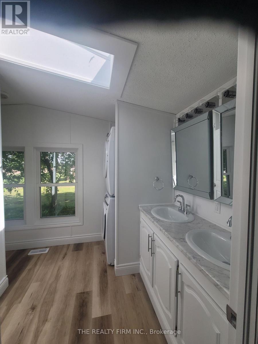 18 - 75049 Hensall Road Property Photo 16