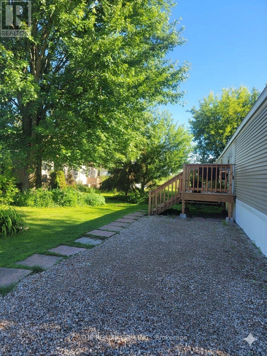 18 - 75049 Hensall Road Property Photo 20