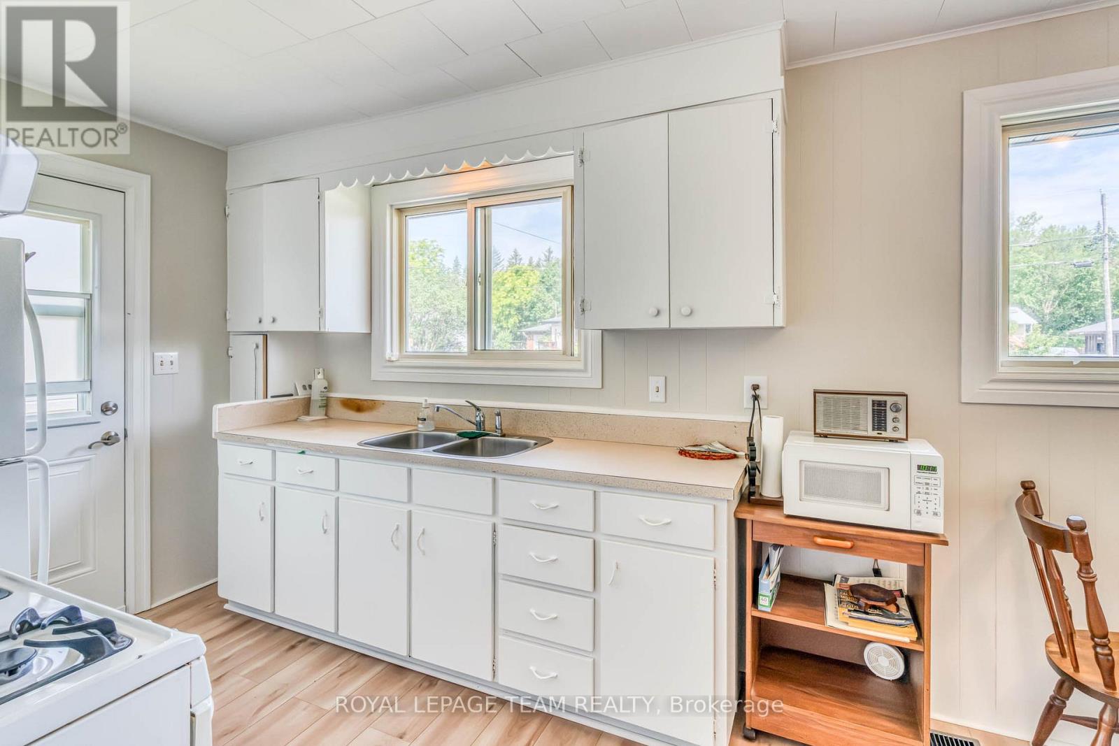 329 Wylie Street Property Photo 6