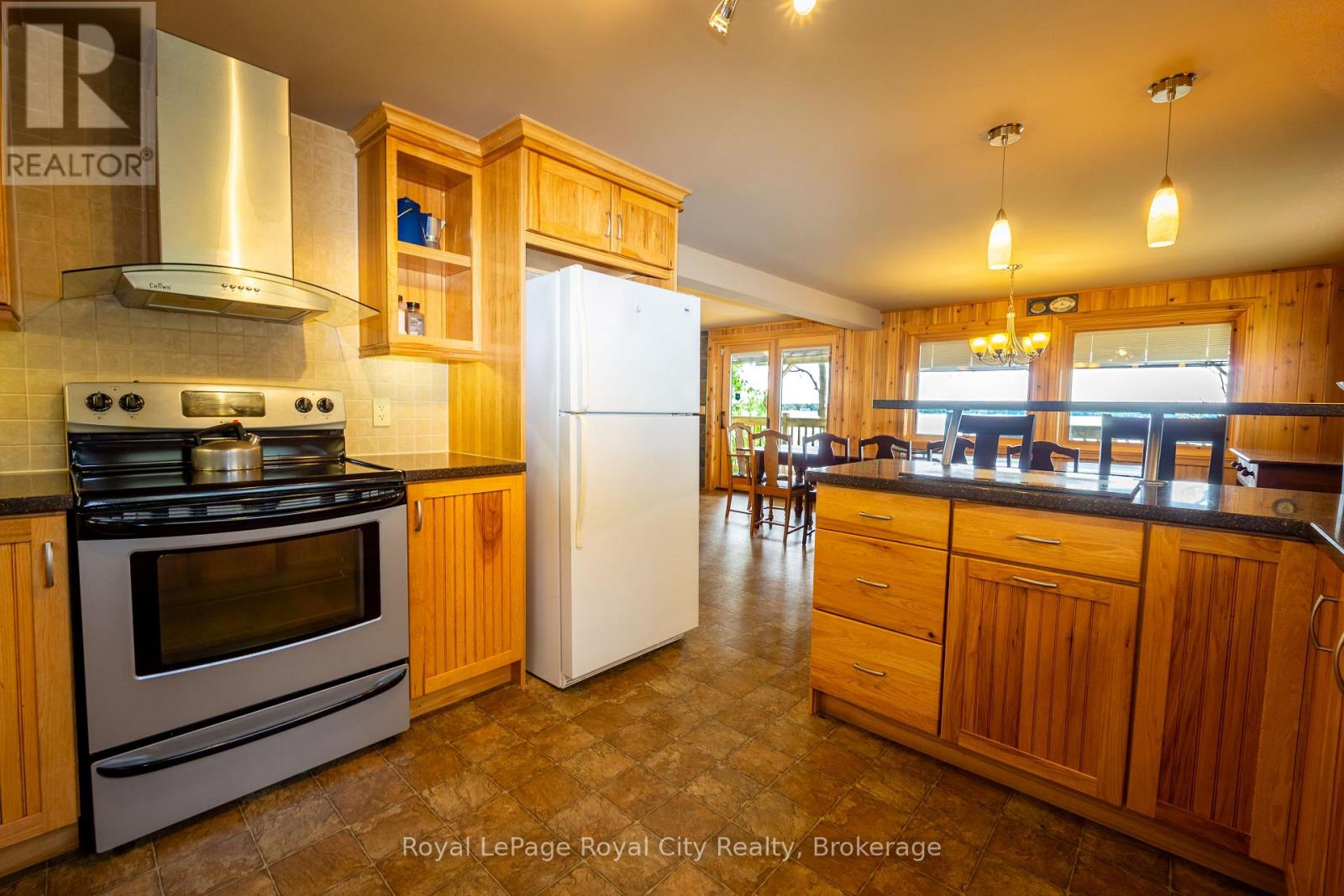 584 Warner Bay Road Property Photo 8