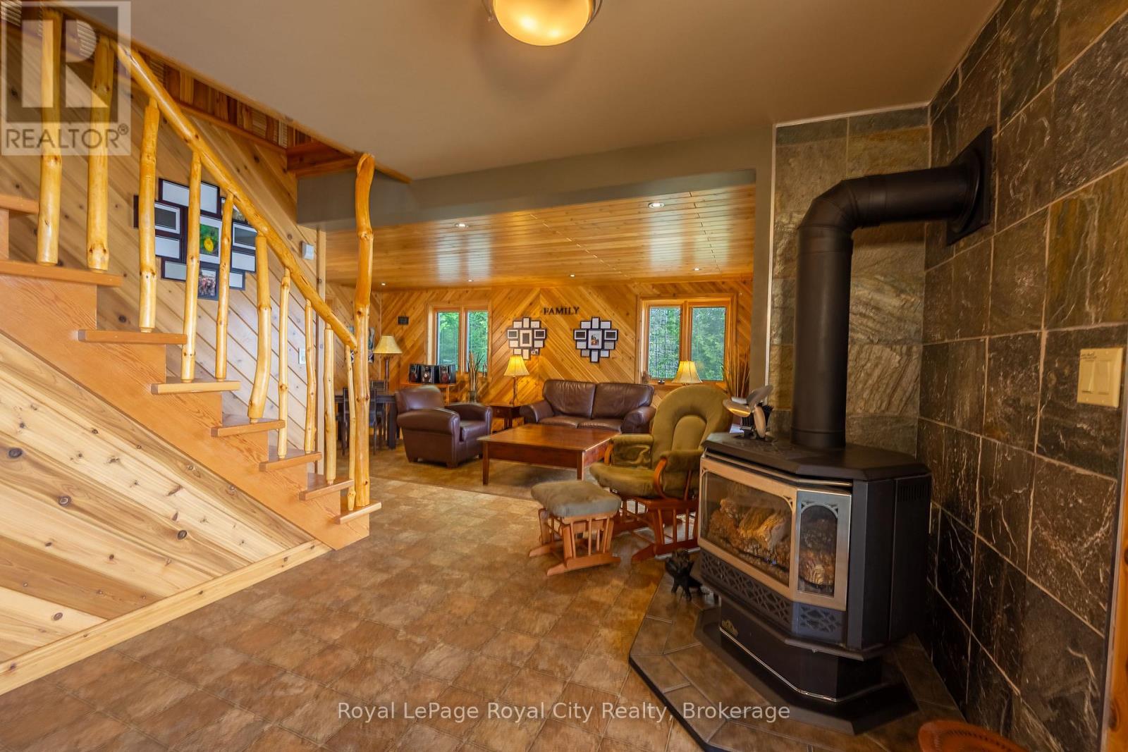 584 Warner Bay Road Property Photo 11