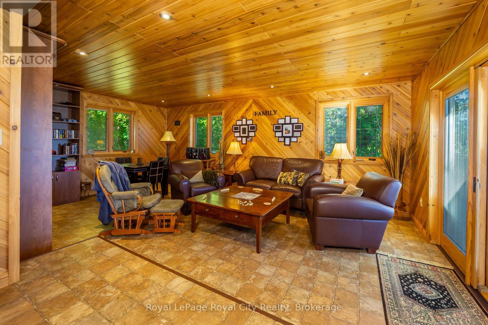 584 Warner Bay Road Property Photo 12