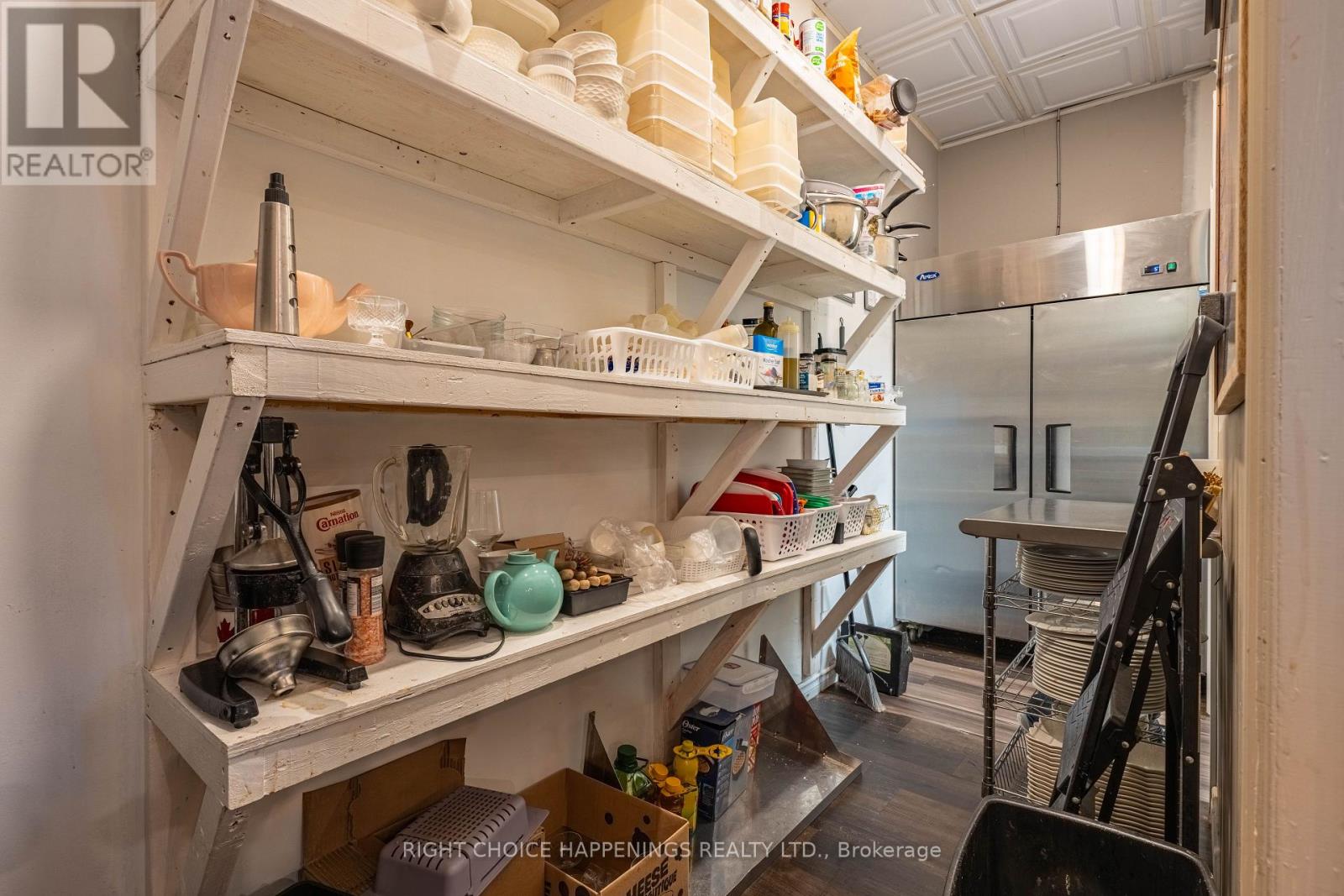 4 - 1161 Pelham Street Property Photo 16