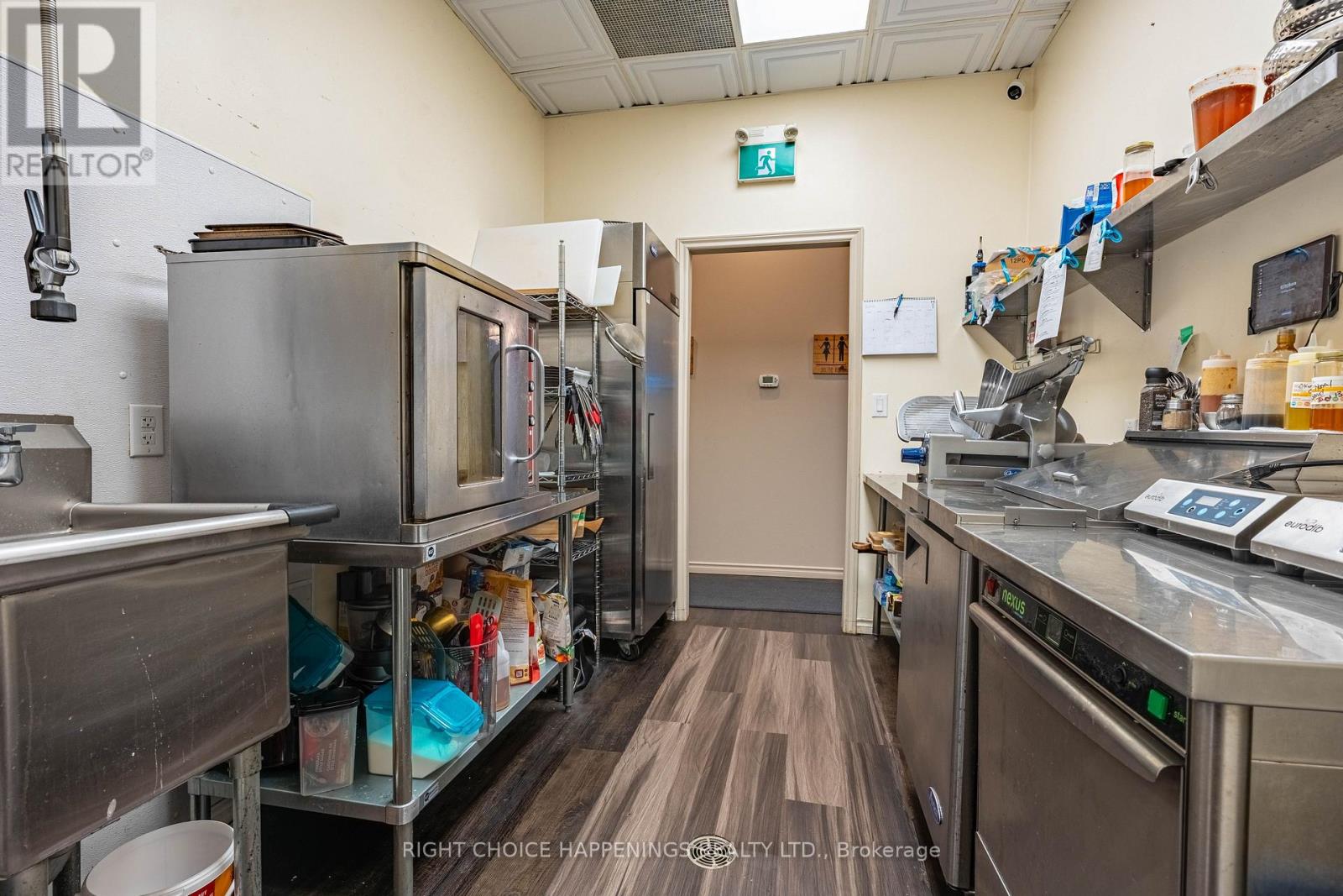 4 - 1161 Pelham Street Property Photo 18