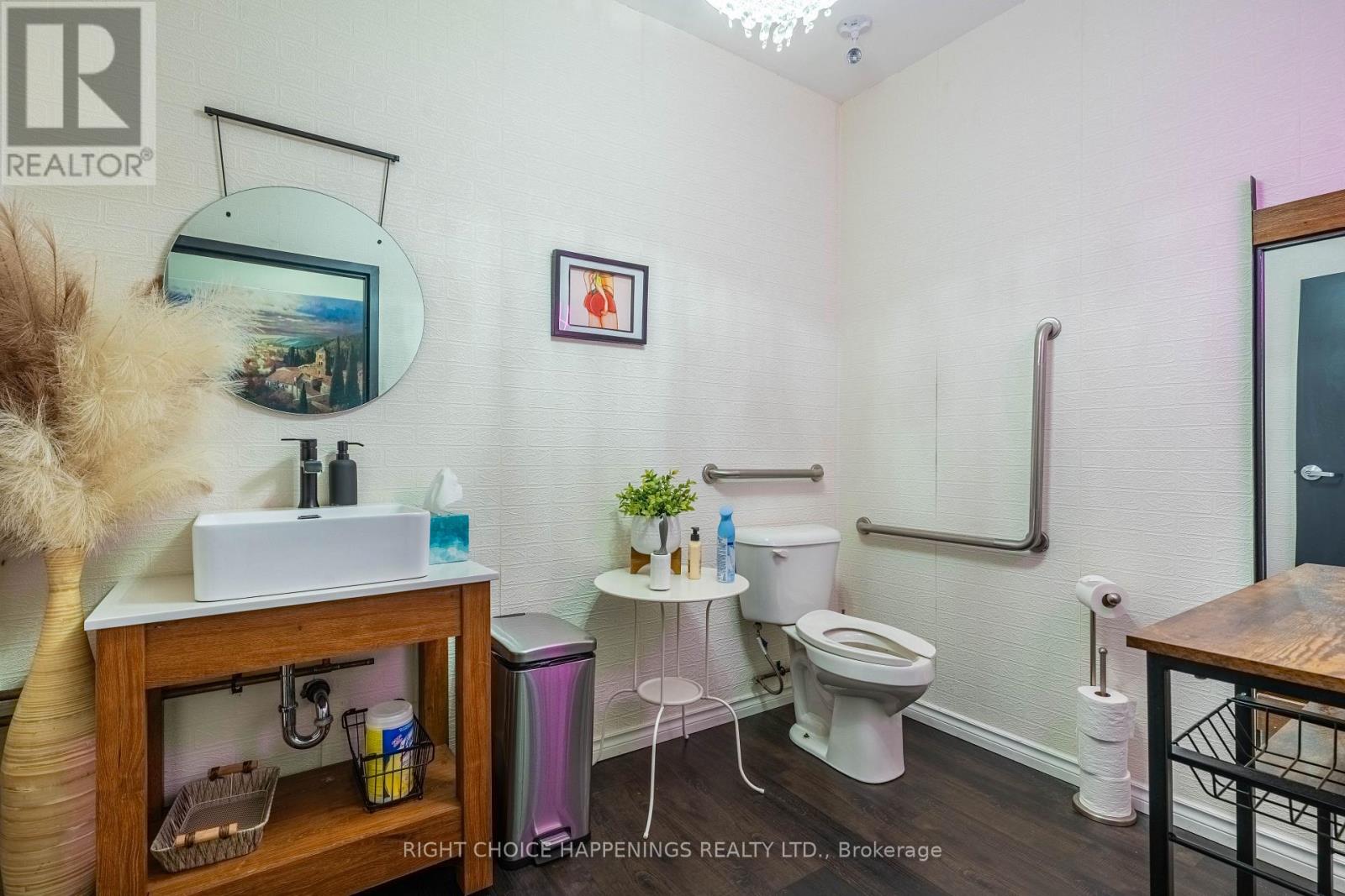 4 - 1161 Pelham Street Property Photo 22