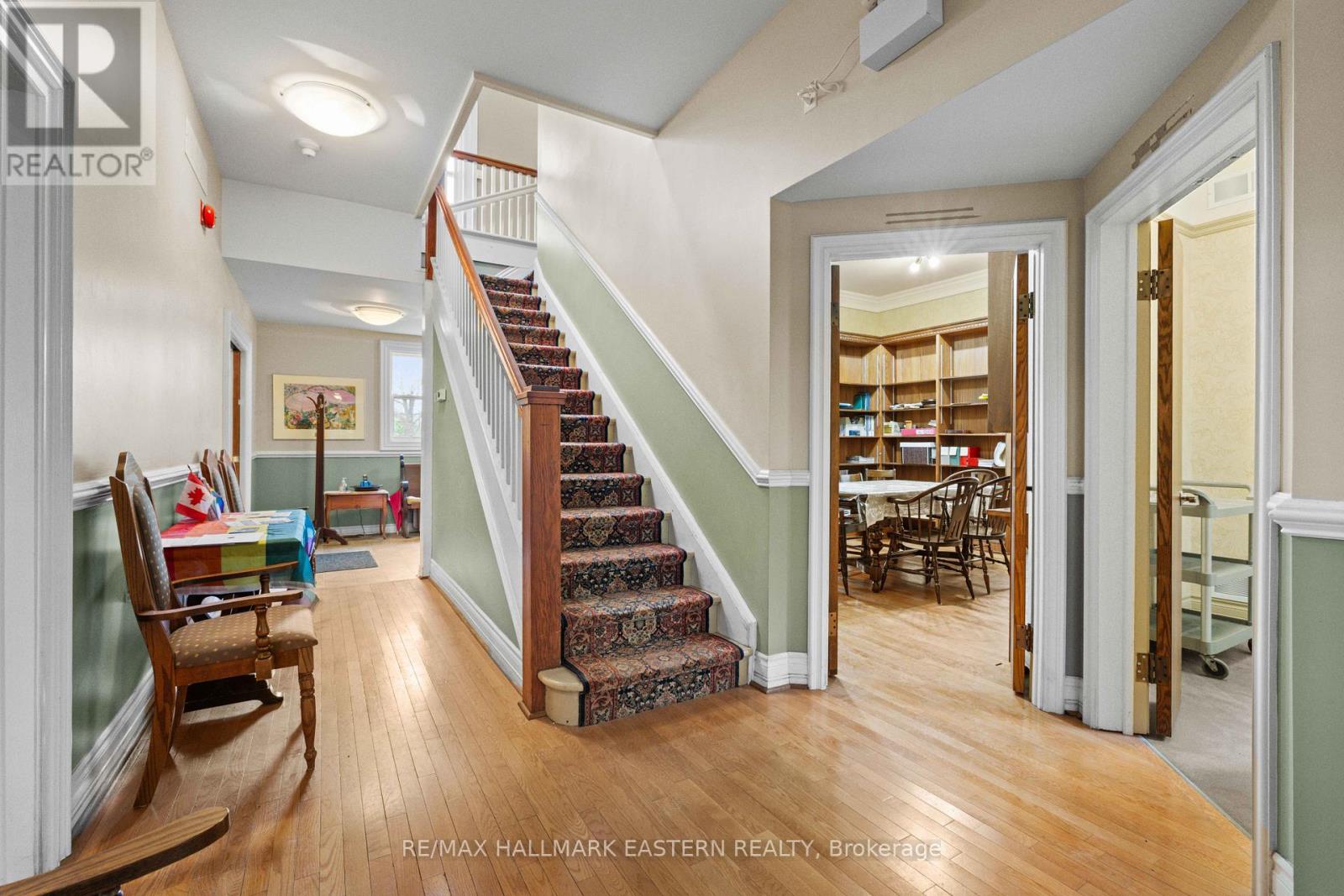 439 Rubidge Street Property Photo 10