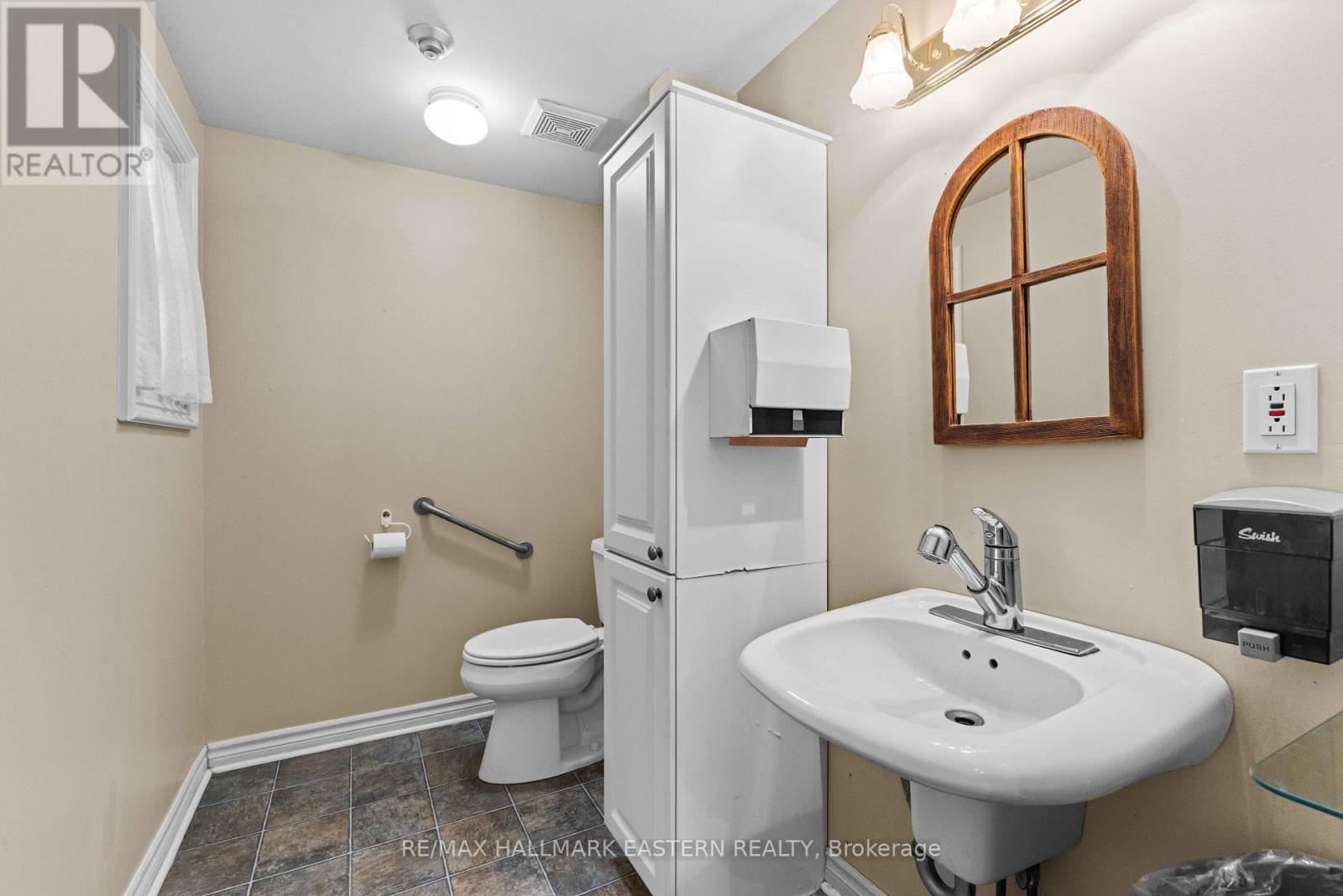 439 Rubidge Street Property Photo 18