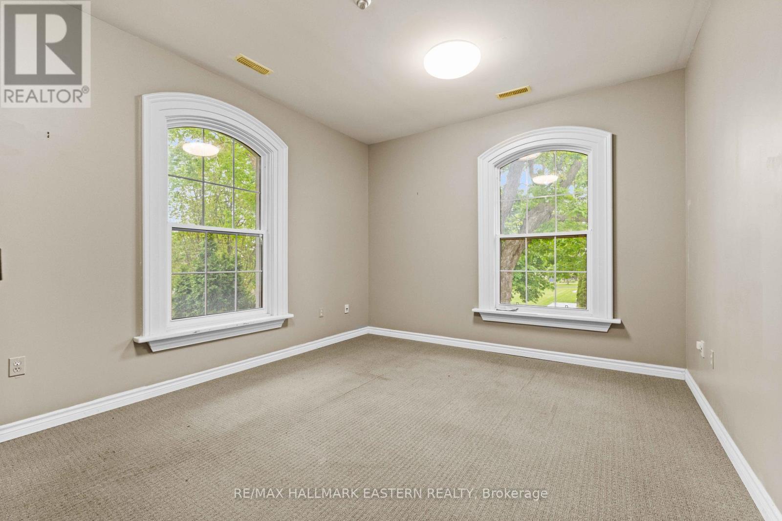 439 Rubidge Street Property Photo 25