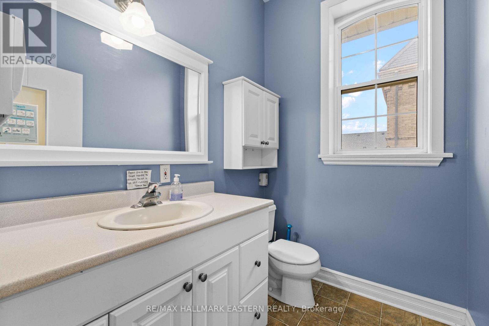 439 Rubidge Street Property Photo 28