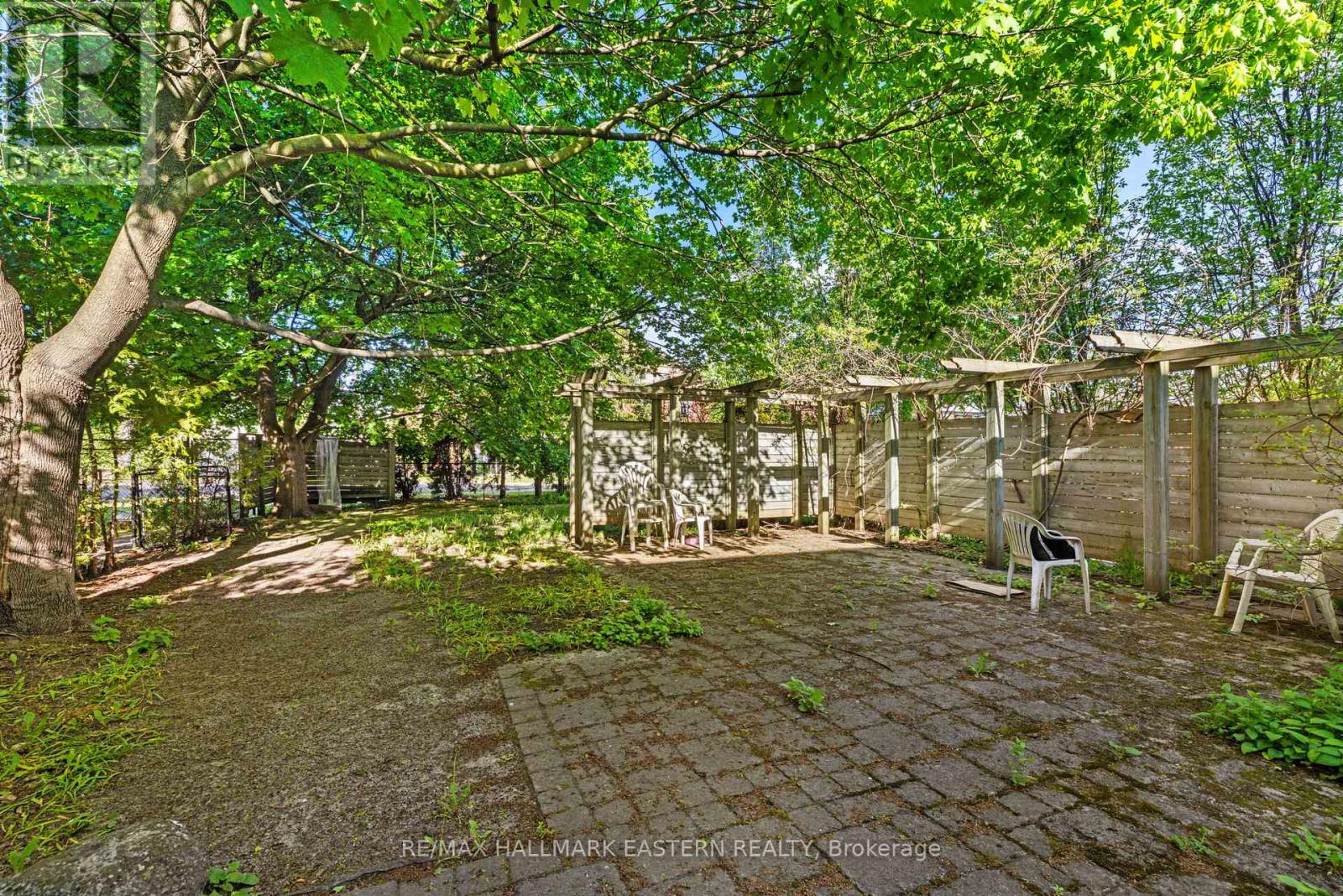 439 Rubidge Street Property Photo 43